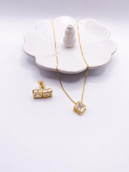Gold Square Stone Set